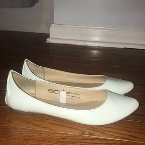 Mossino Light Mint Gold Studded Flats